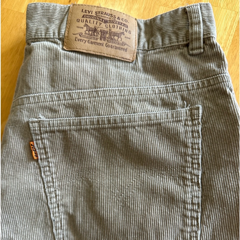 Vintage Levi’s Corduroy Orange Tab jeans. Size 34x32. ❣️